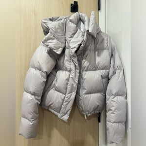 Lululemon Gray Cropped Puffer Jacket!